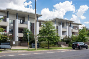 Central Apartment, Opposite Parliament House, Kingston